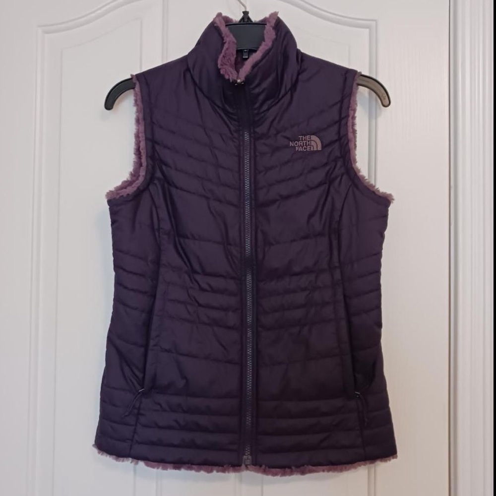 The North Face Women's size xs moss bud Dark Purple puffer vest with fleece